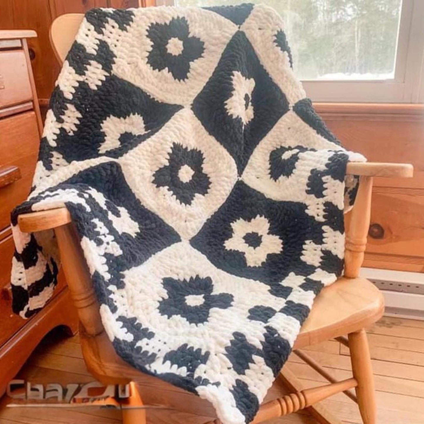 Daisy Granny Square Blanket Crochet Pattern