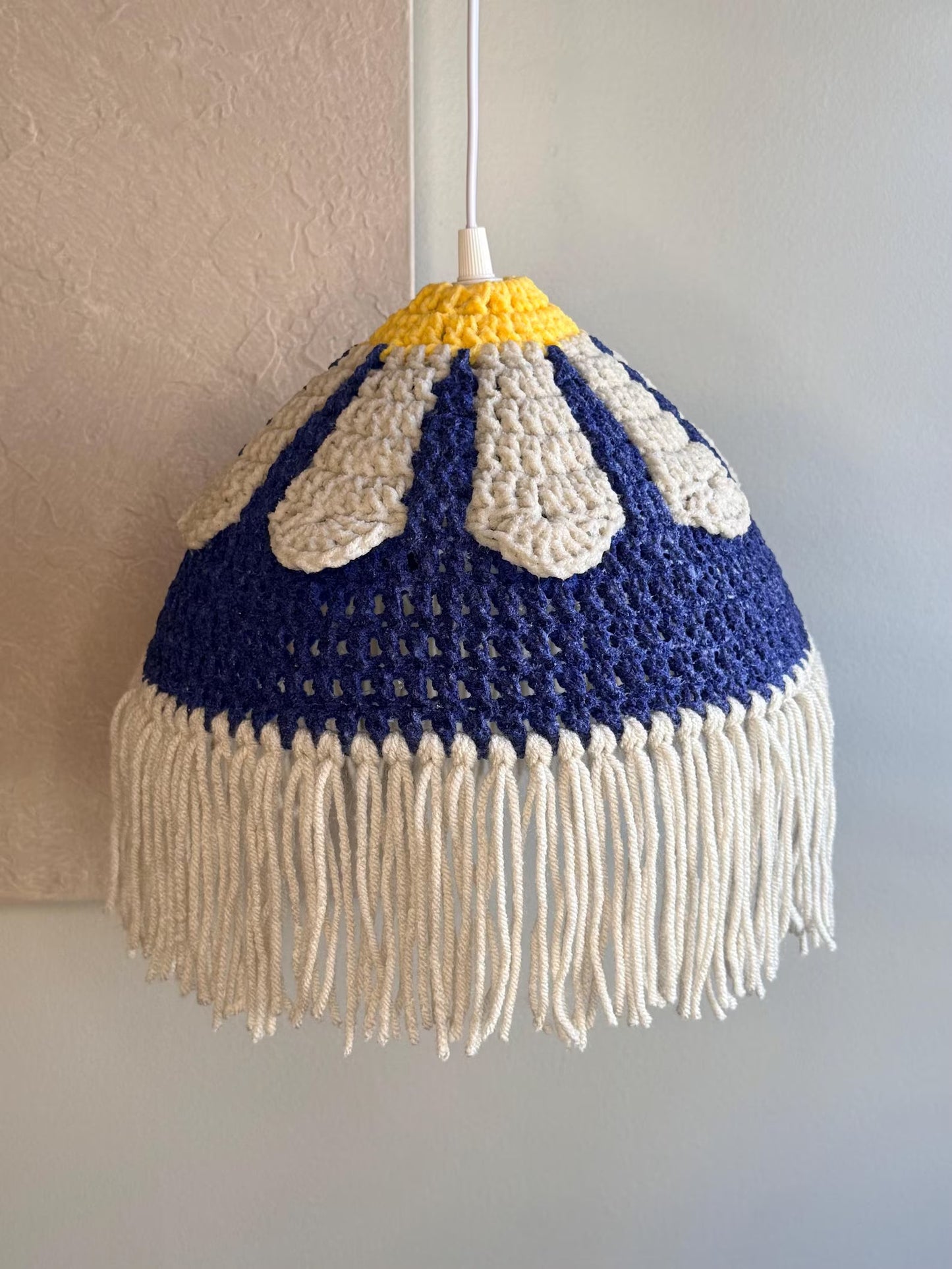 Daisy Pendant Lamp Crochet Pattern