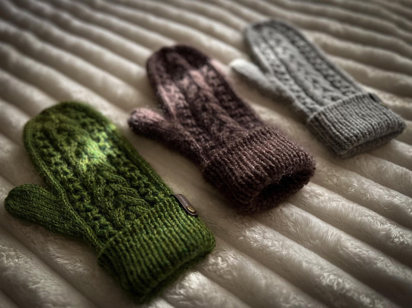 Eskimo Mittens Knitting Pattern