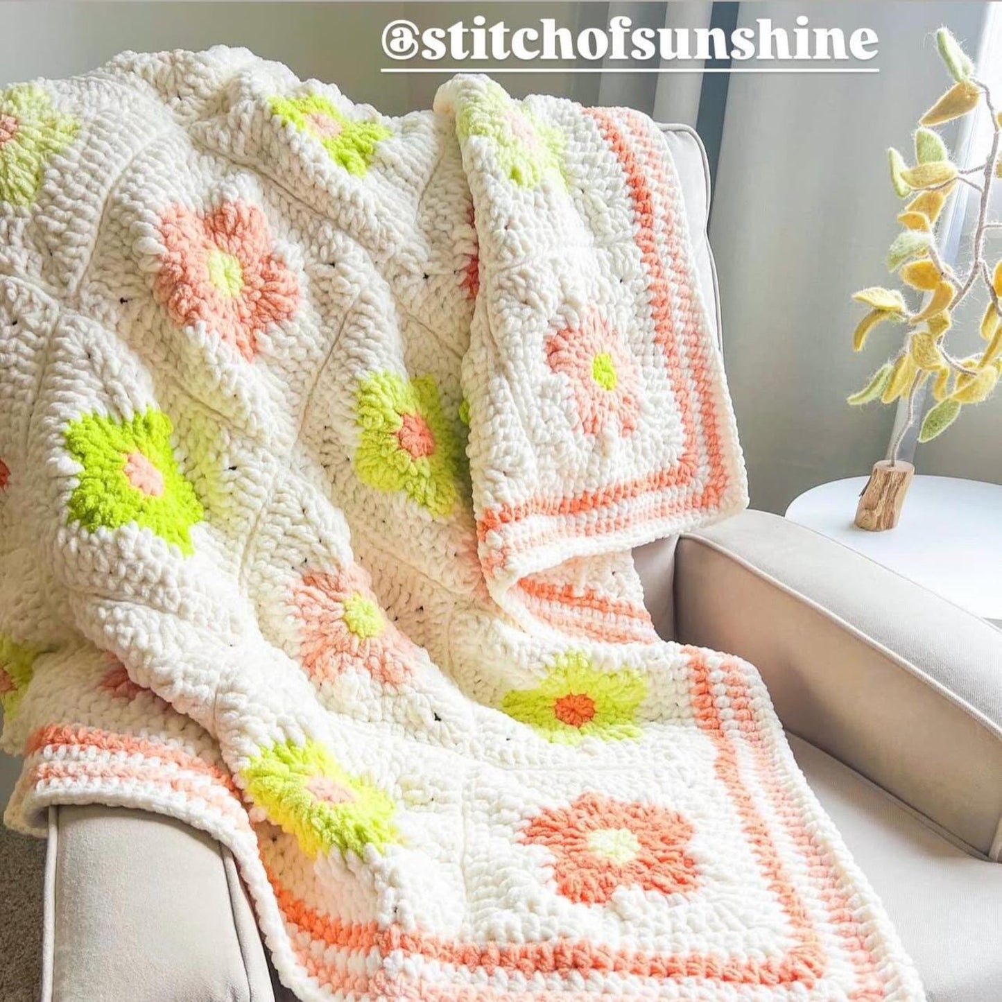 Daisy Granny Square Blanket Crochet Pattern