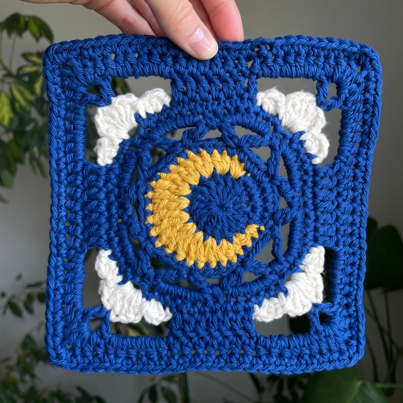 Cloudy Day and Night granny square Crochet pattern