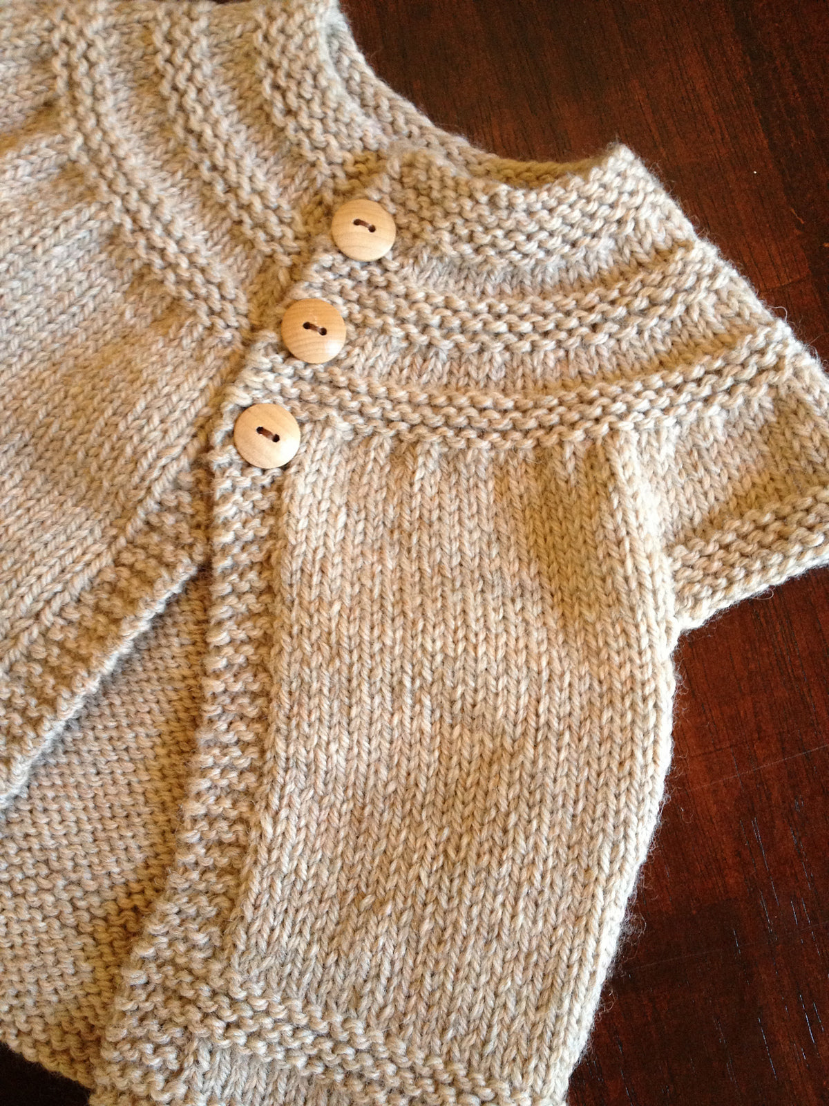 Short Sleeve Buttoned Sweater Knitting Pattern