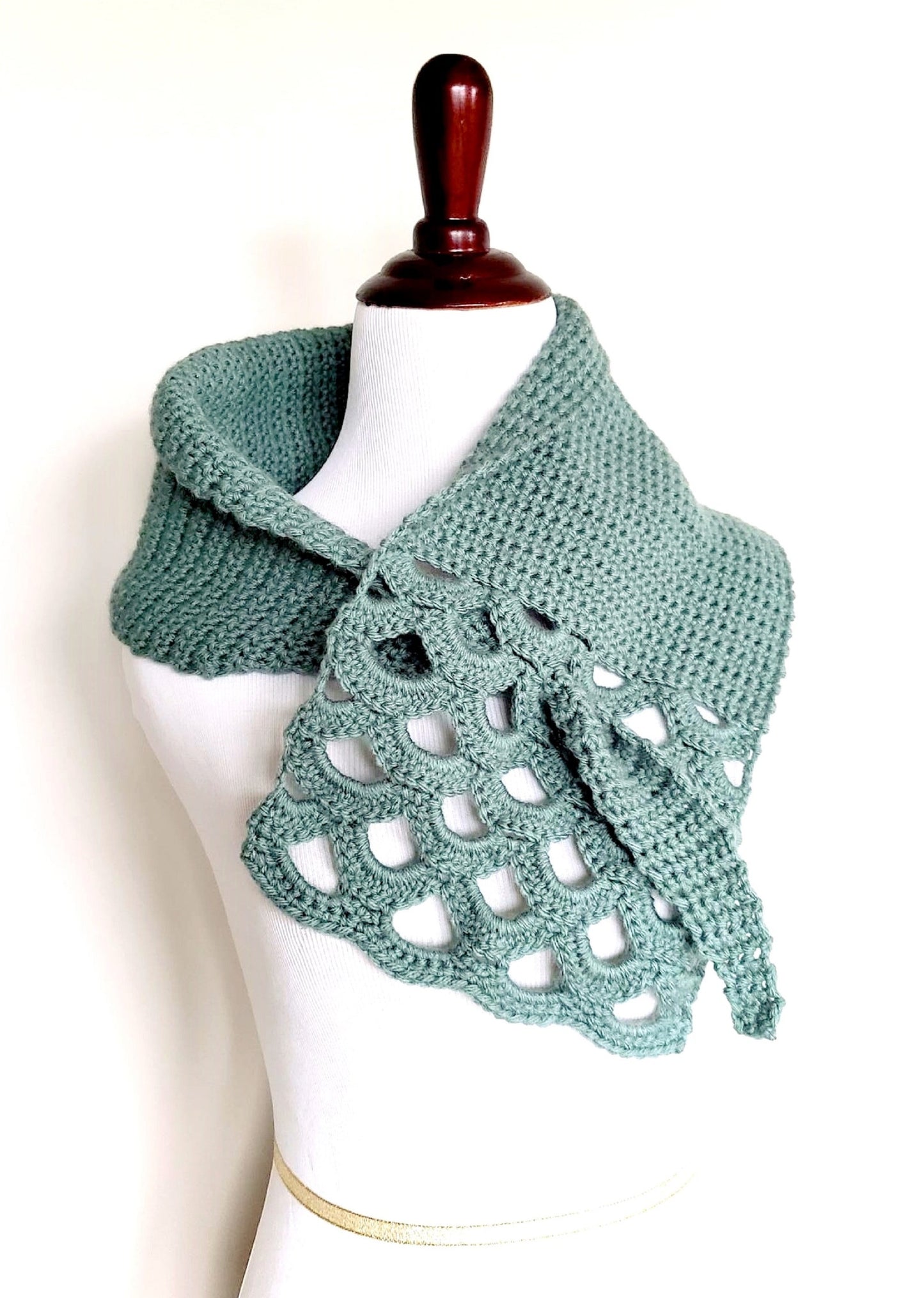 Keyhole Shell Scarf Crochet Pattern