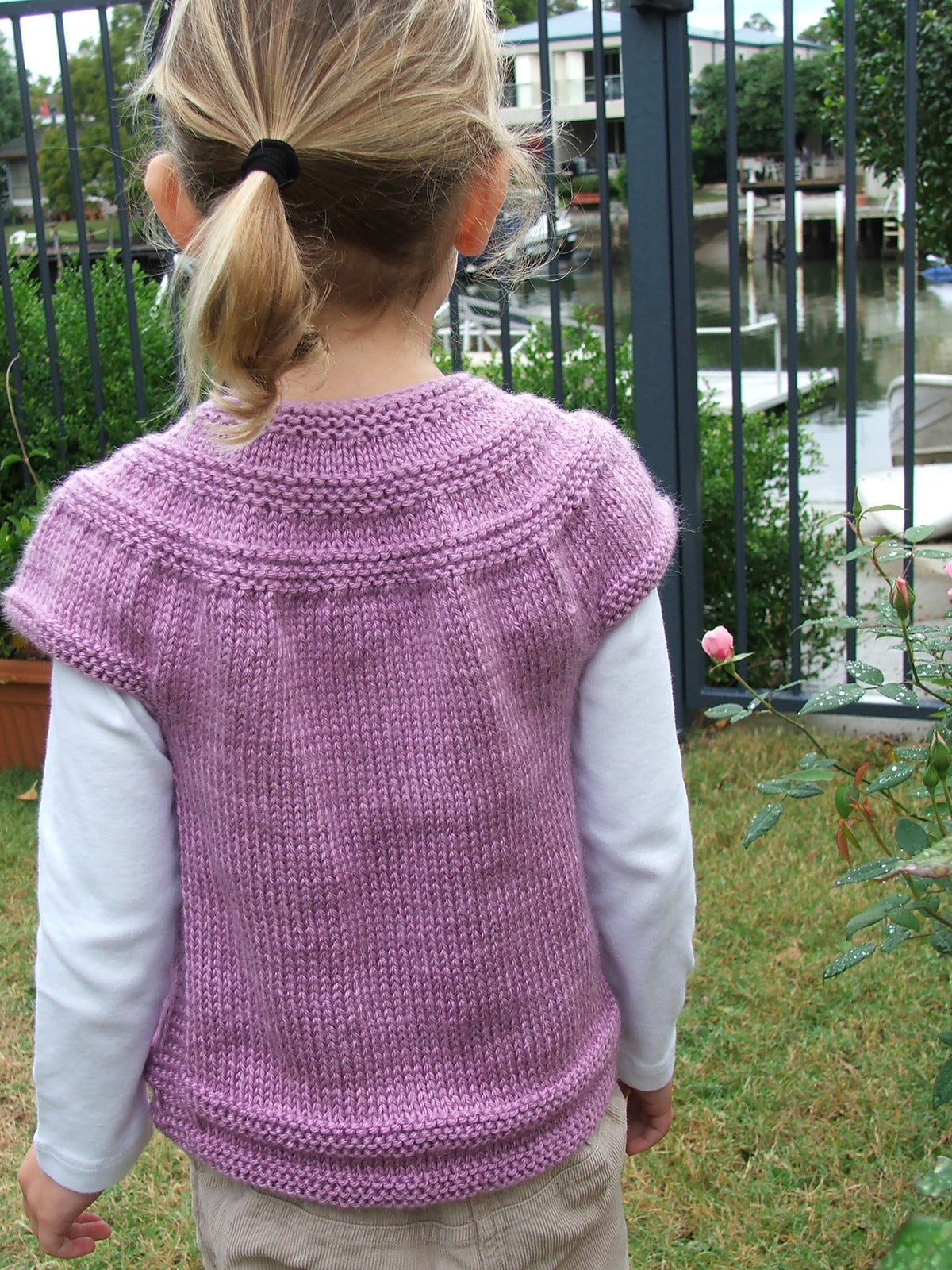 Short Sleeve Buttoned Sweater Knitting Pattern