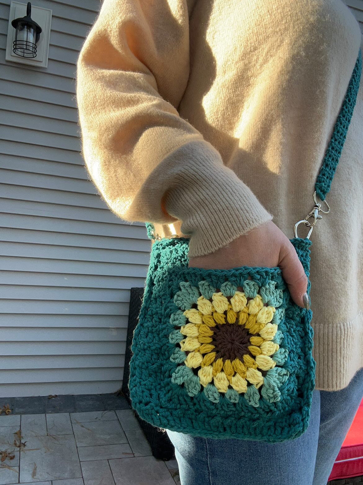 Sunflower Granny Square Bag Crochet Pattern