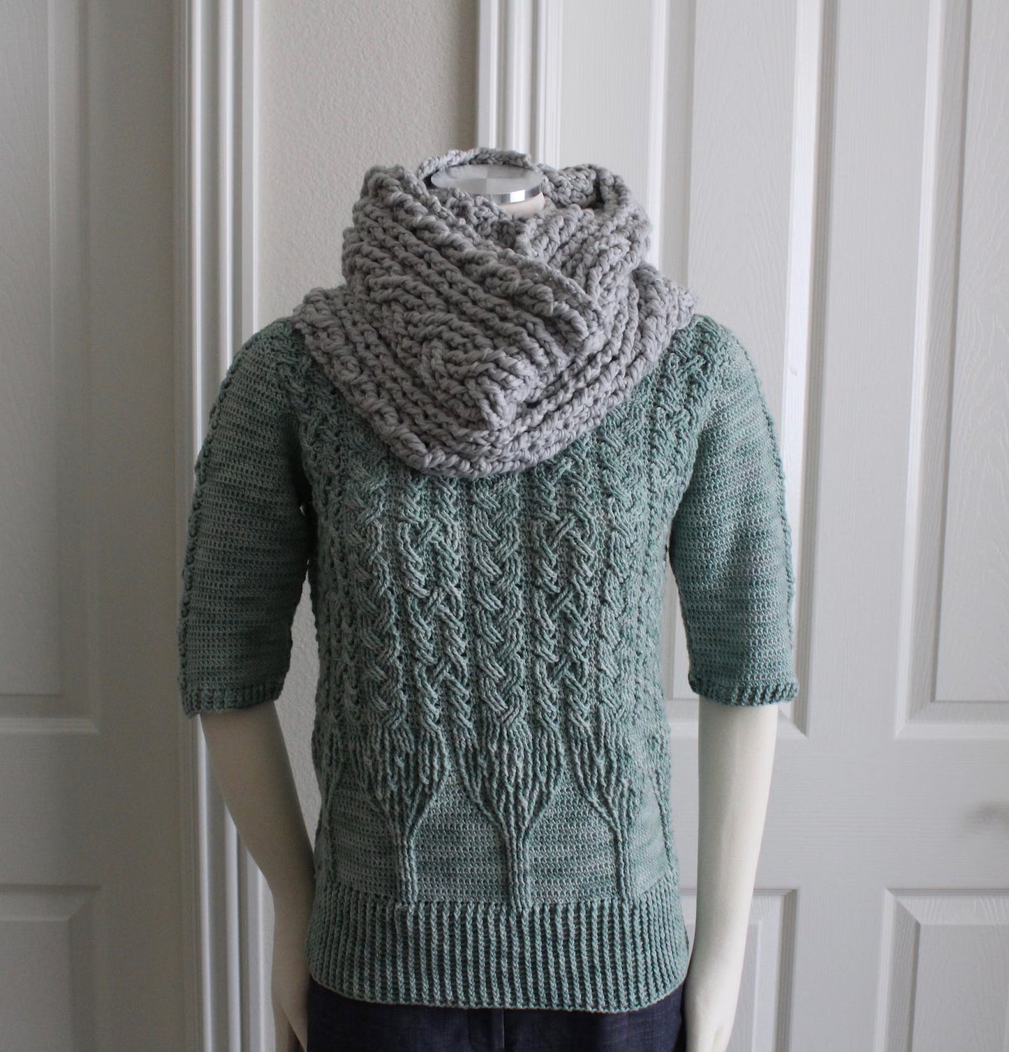 Bulky Celtic Cable Cowl Crochet Pattern
