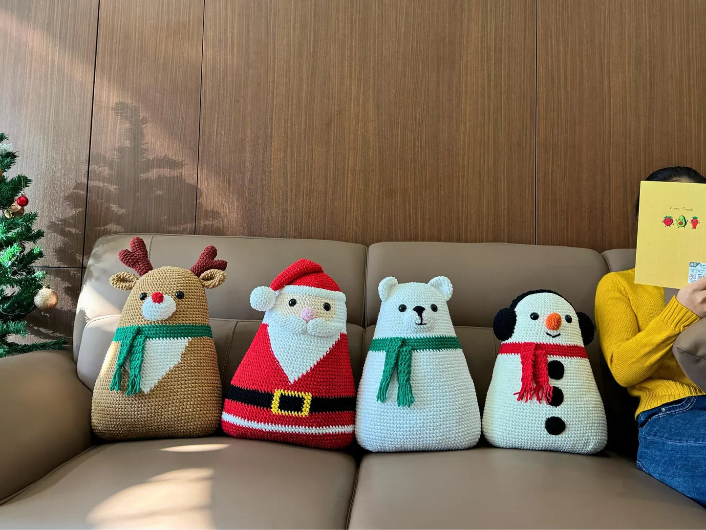 Holiday Pillows Crochet Pattern