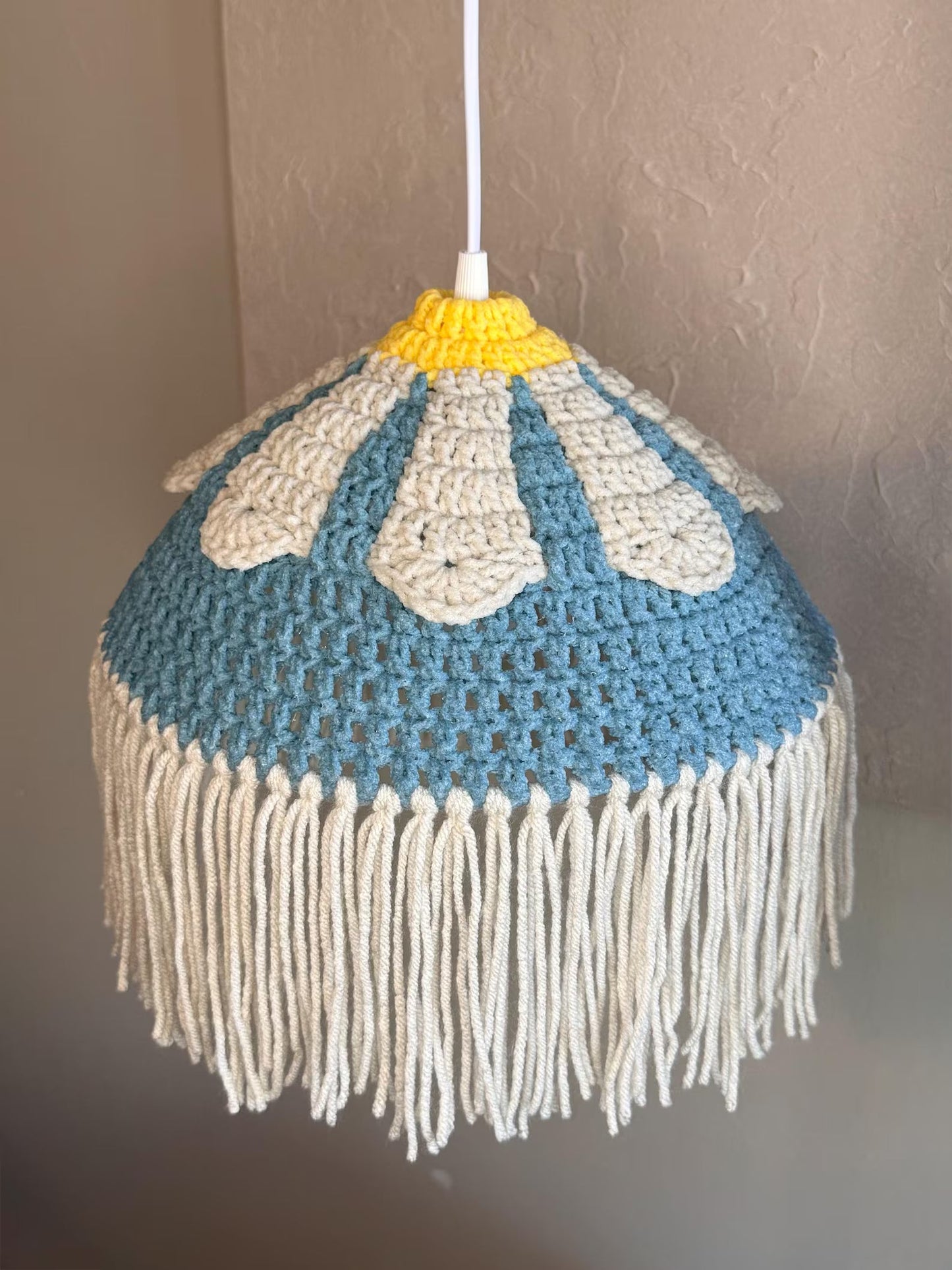 Daisy Pendant Lamp Crochet Pattern