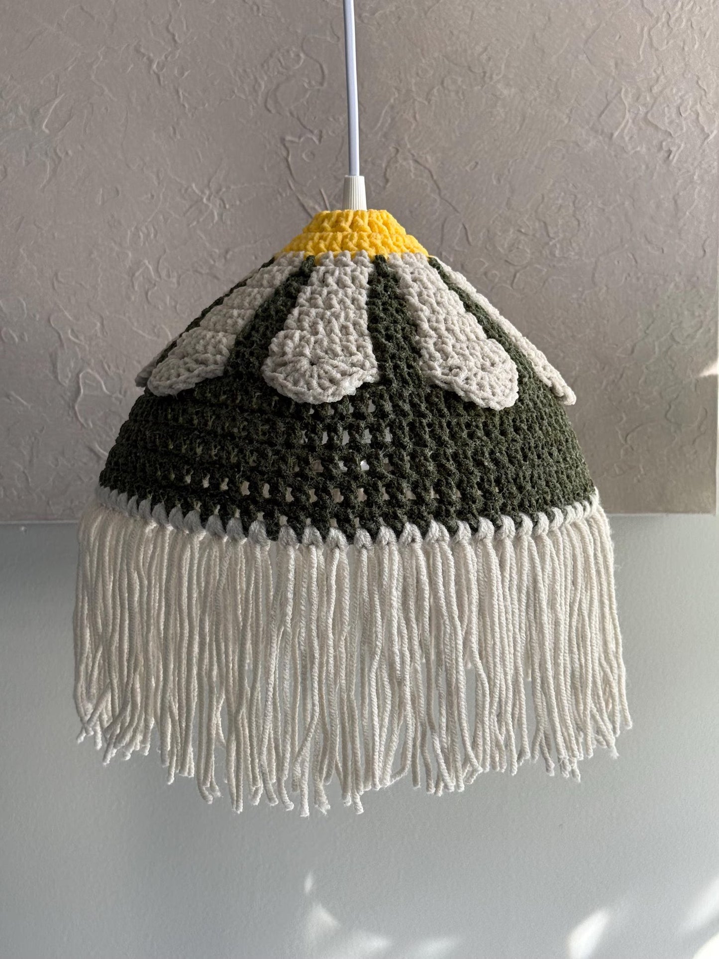 Daisy Pendant Lamp Crochet Pattern