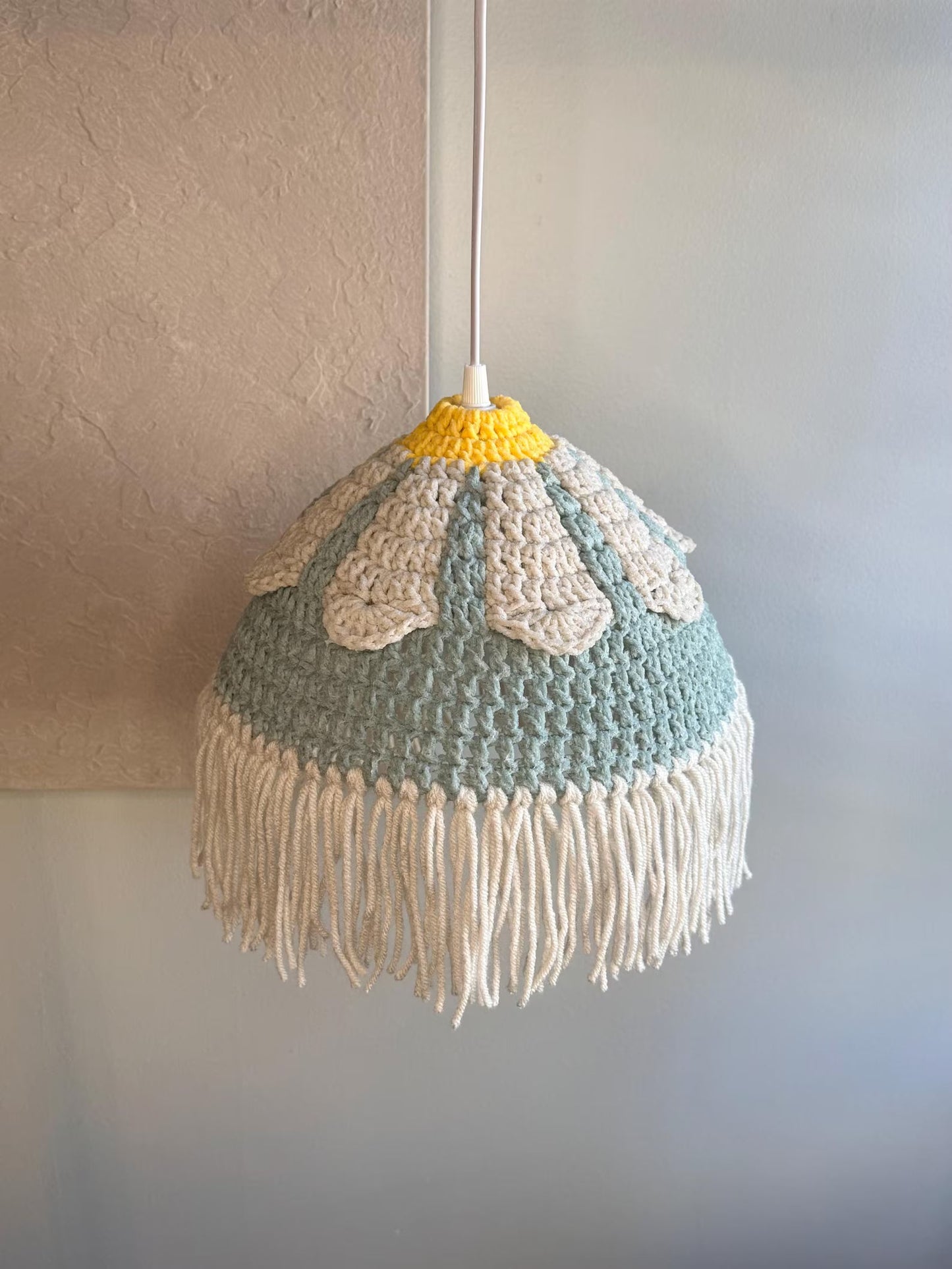 Daisy Pendant Lamp Crochet Pattern