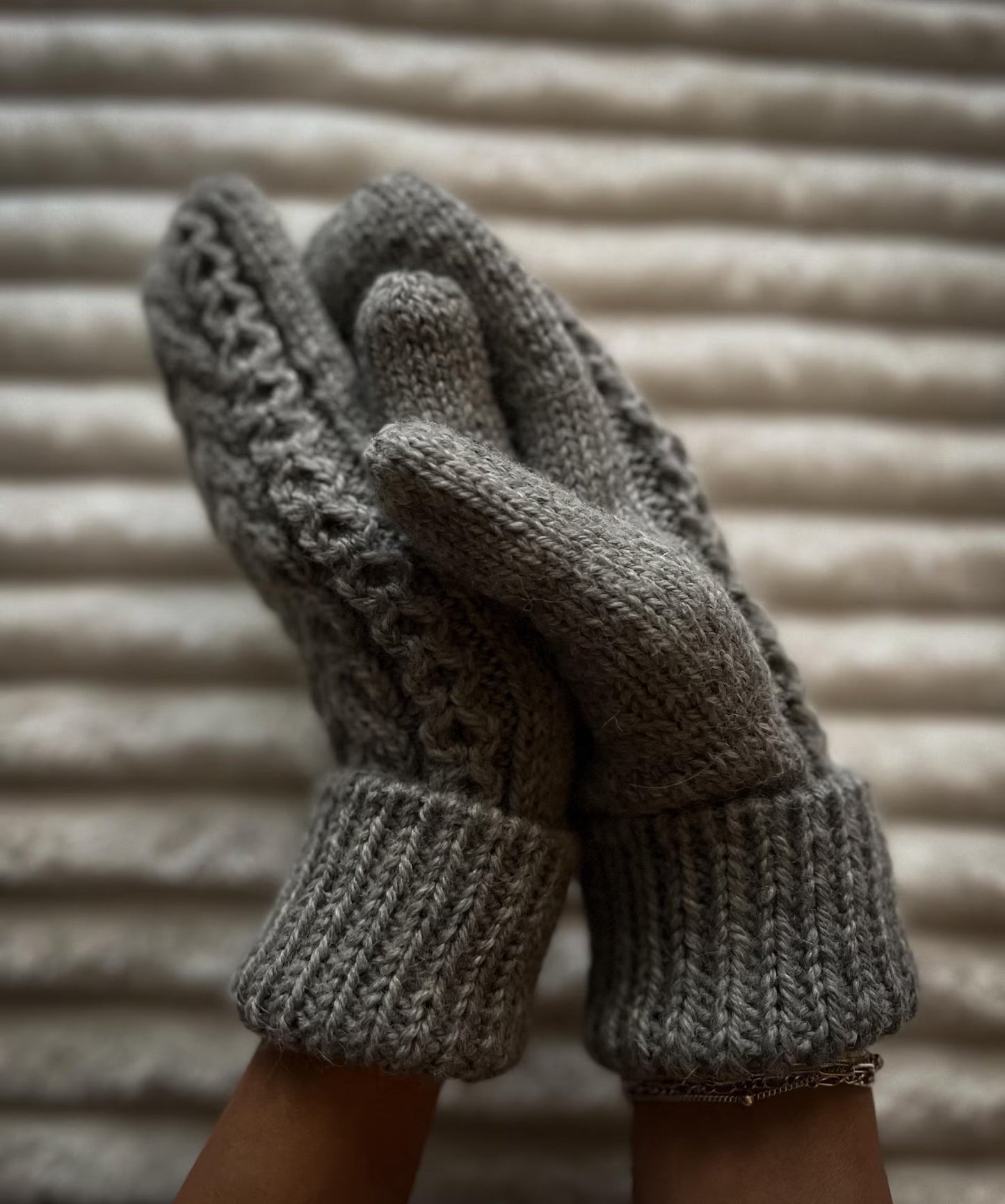 Eskimo Mittens Knitting Pattern