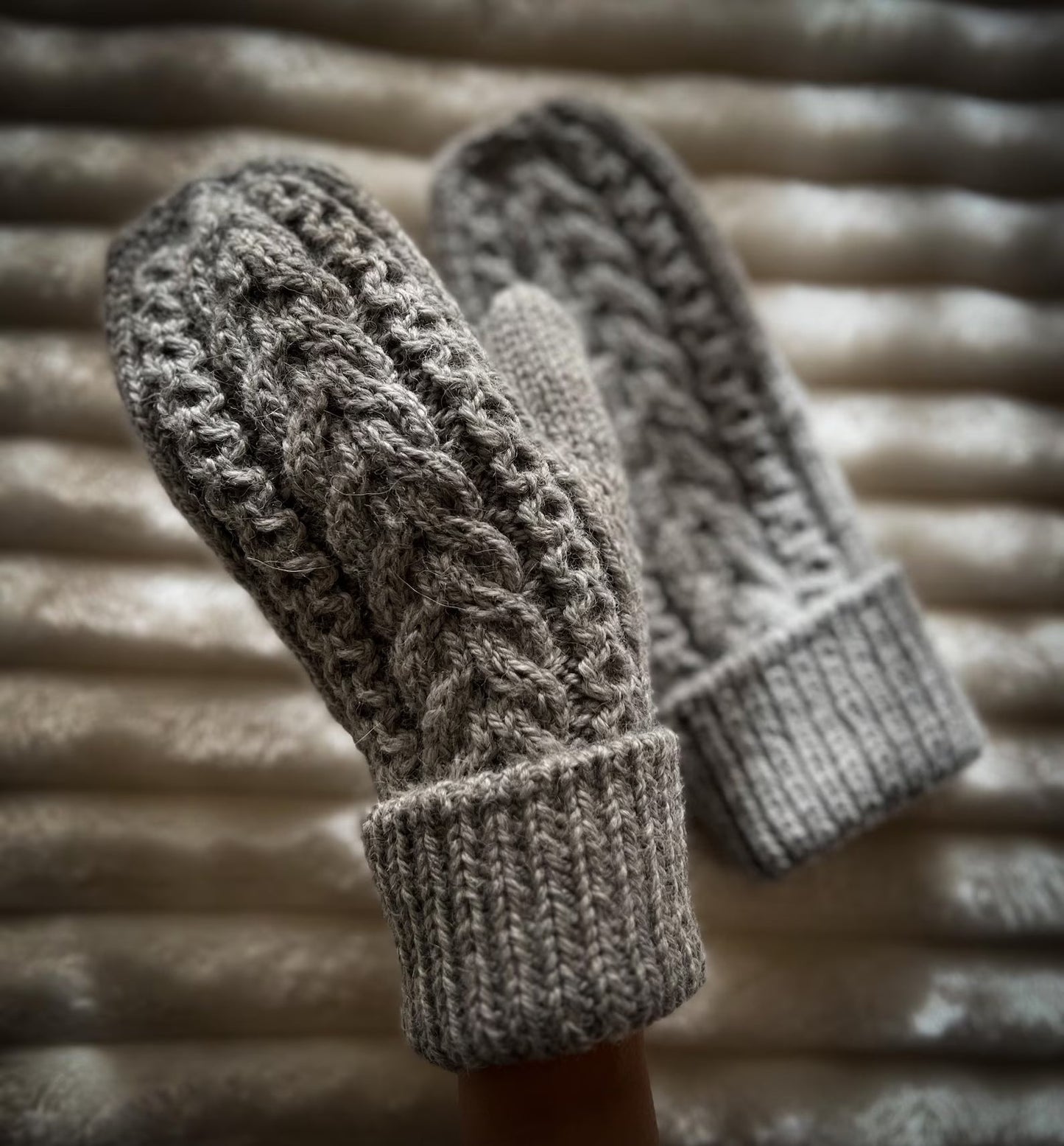 Eskimo Mittens Knitting Pattern