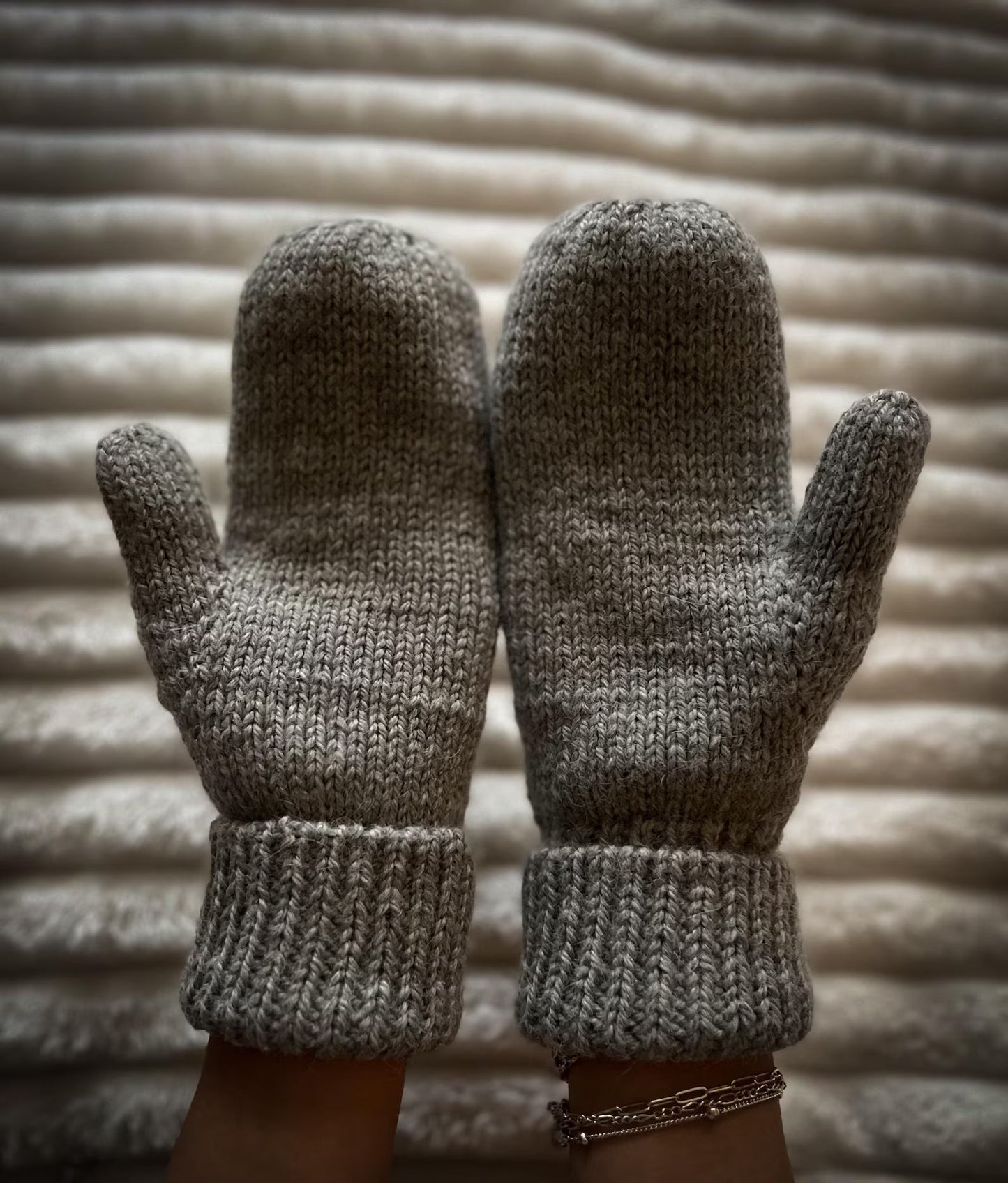 Eskimo Mittens Knitting Pattern