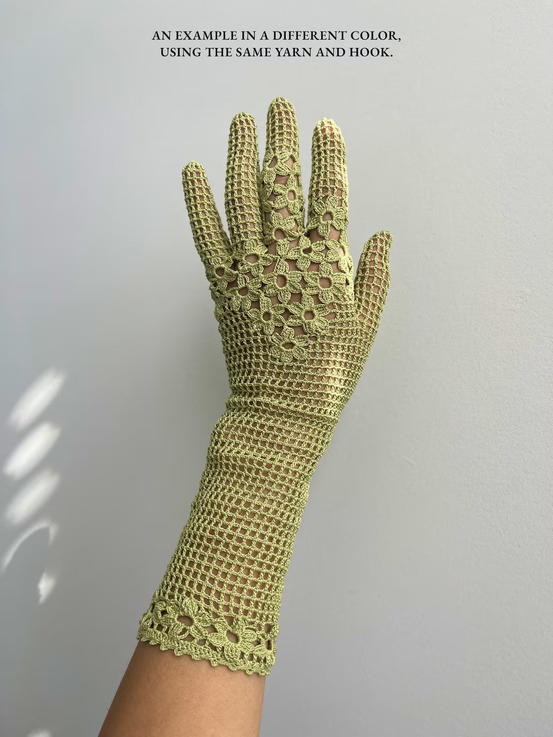 Gloves with Floral Motifs Crochet Pattern