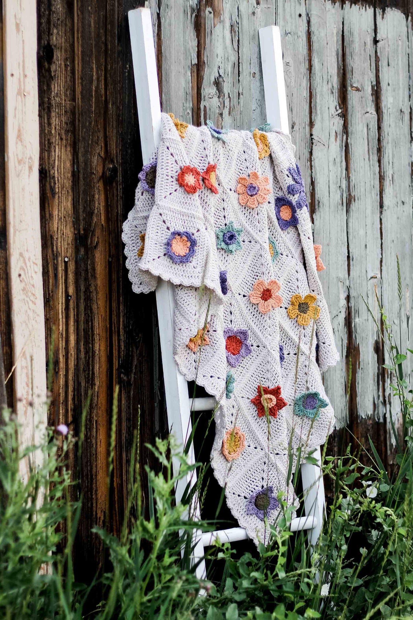 Flower Motifs Squares Blanket Crochet Pattern