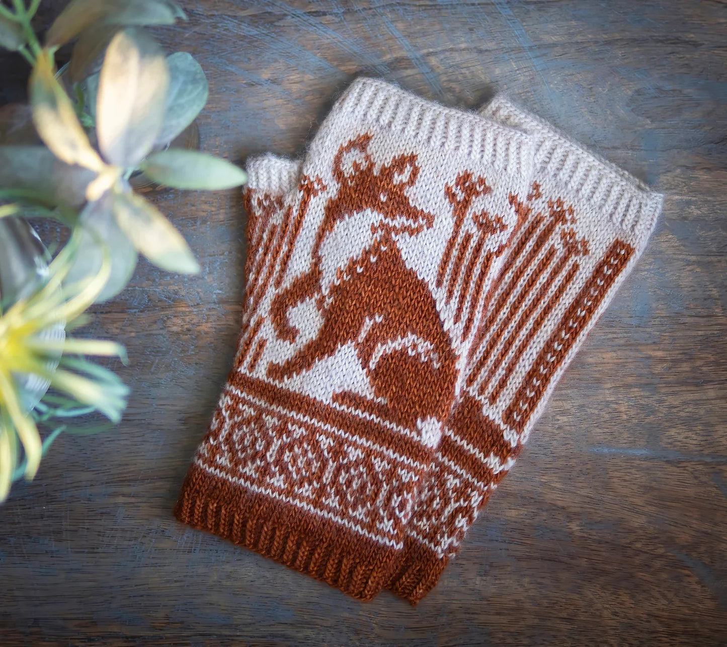 Outfoxed Mitts Knitting Pattern