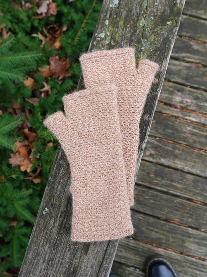 Sonia Gloves Crochet Pattern