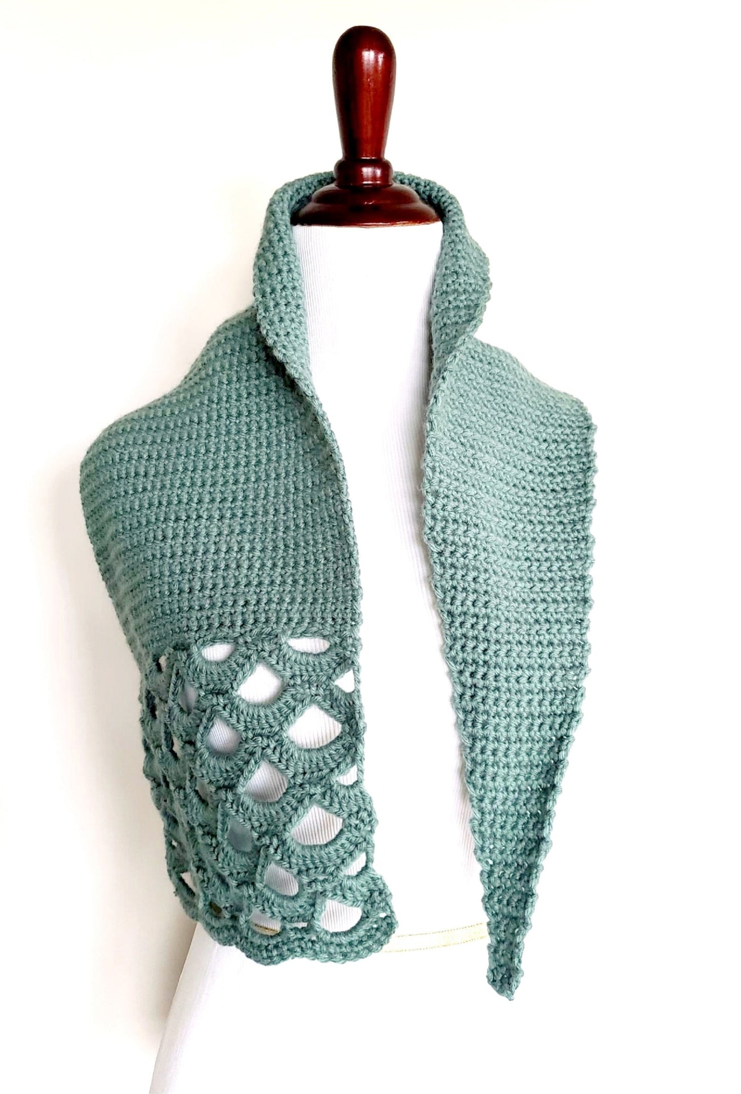 Keyhole Shell Scarf Crochet Pattern