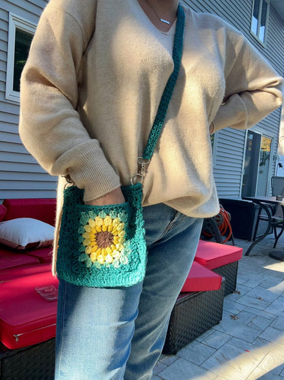 Sunflower Granny Square Bag Crochet Pattern