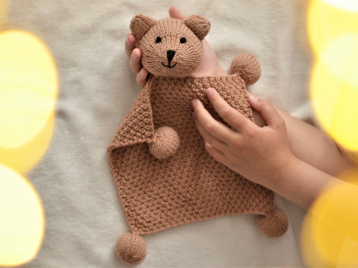 Bear baby comforter KNITTING PATTERN